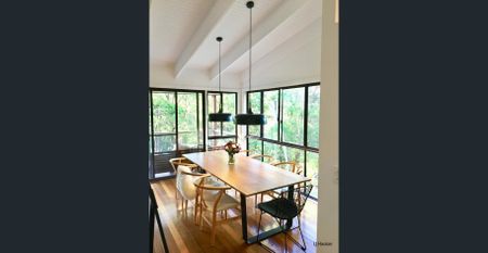 Tranquil Bushland Retreat In Quiet Location - 5 Bedrooms & Pool - Photo 4