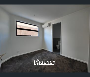 unit 3/6 Mystic Court, Eumemmerring, Vic 3177 - Photo 3