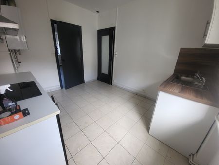 Location Appartement 4 pièces 83m² VALENCIENNES 59300 - Photo 4