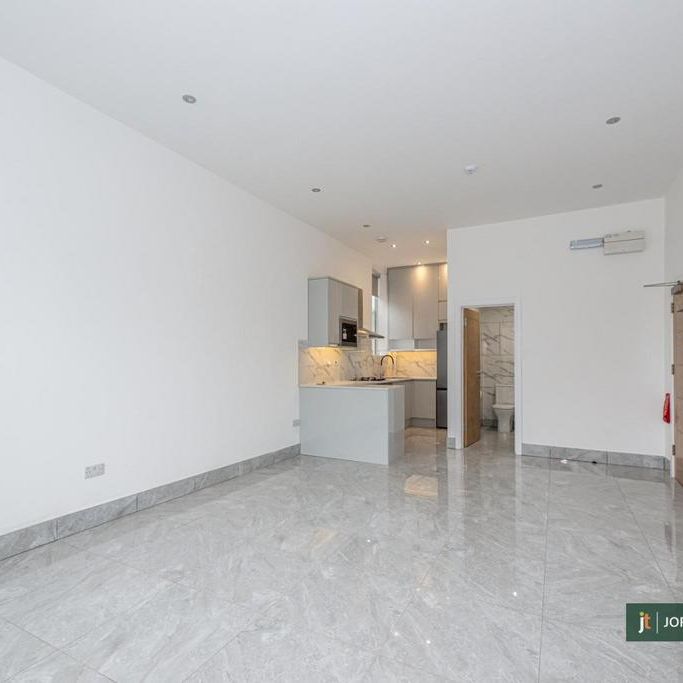 Studio to rent - Photo 1