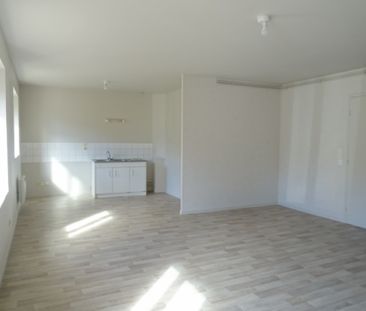 Appartement T2 à JOUX LA VILLE - Photo 2