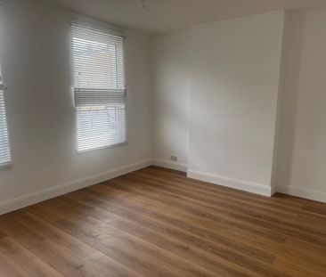 2 Bed Semi-Detached House, Hastings Road, CR0 - Photo 5