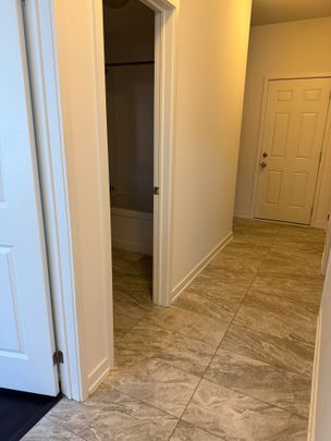 For Lease - 3094 Ernest Applebe Boulevard, Oakville, Ontario - Photo 1