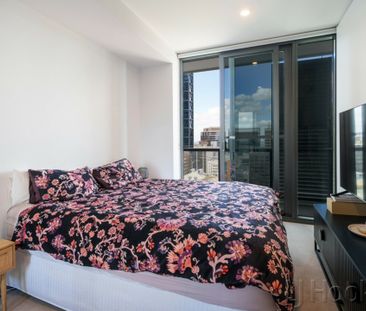 Stunning One Bedroom Apartment - Photo 5