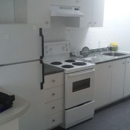 🏙️ Beau 3 ½ centre-ville – Montréal - Photo 3