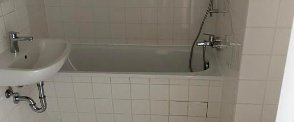 Einziehen und wohlfühlen: 1 Zimmer, Balkon, Aufzug - Foto 1