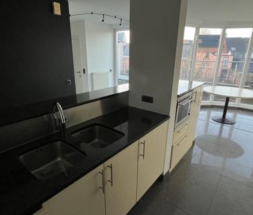 Riant duplex-appartement met groot terras, 2 slaapkamers in centrum... - Photo 6