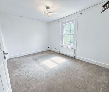 4 bedroom detached house to rent - Photo 2