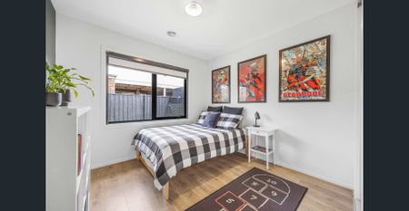 Stylish Modern Living With Large Backyard & Entertaining Area - Photo 2