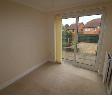 3 bedroom semi-detached house to rent - Photo 2
