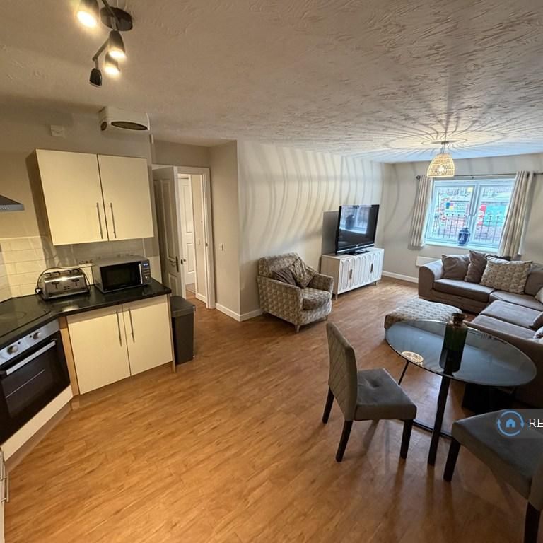 2 bedroom flat to rent - Photo 1