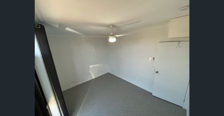 Waterfront 2 Bedroom self contained unit - Photo 2
