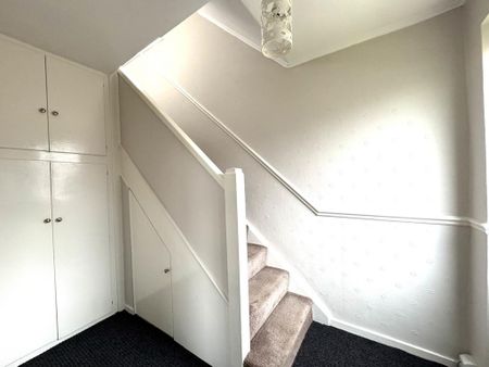 3 bedroom semi-detached house to rent - Photo 3