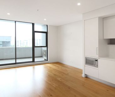 Spacious 1 Bedroom with Generous Sized Bedroom and Extra Large Park... - Photo 2