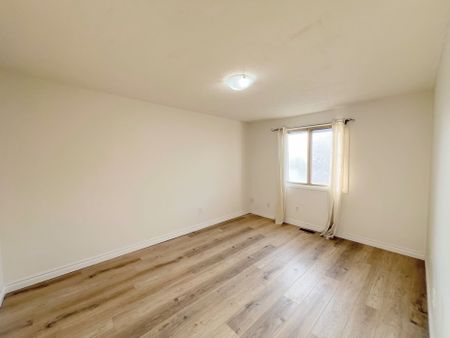 For Lease - 41 Yellow Birchway N/A, Toronto, Ontario - Photo 4