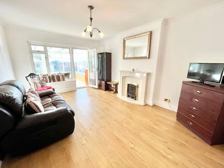 Alexandra Road, Great Wakering, Southend-on-Sea, Essex, SS3 0HN - Photo 2