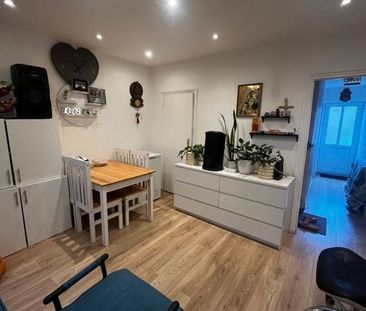 Room in a Shared House, St Peters St, CR2 - Photo 2