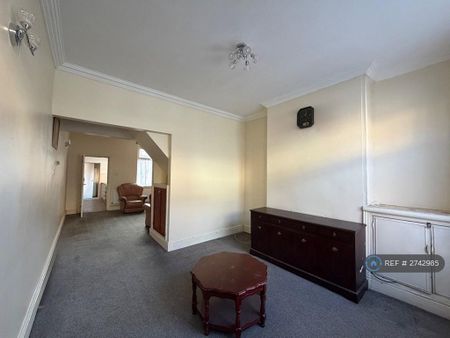 2 bedroom terraced house to rent - Photo 4