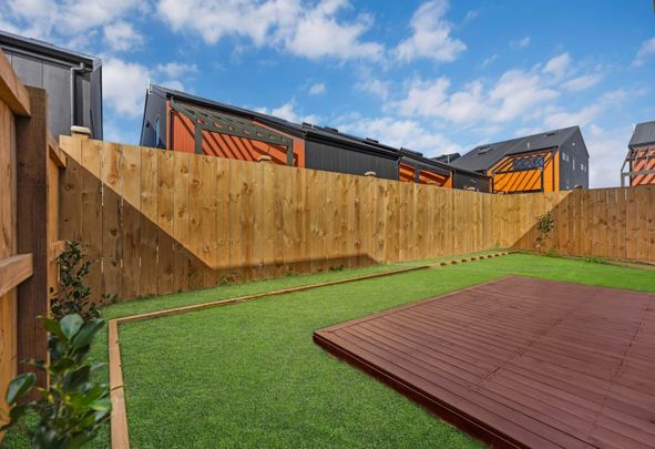 Modern living in Karaka - Photo 1