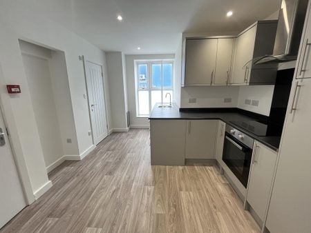 2 bedroom apartment to rent - Photo 3