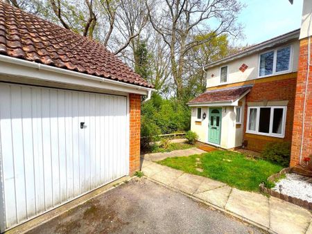 3 bedroom semi-detached house to rent - Photo 2