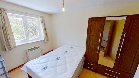 3 bedroom terraced house to rent - Photo 5