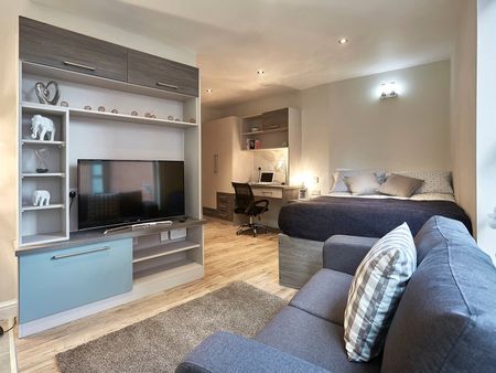 Apt 12, Eagle House - Photo 3