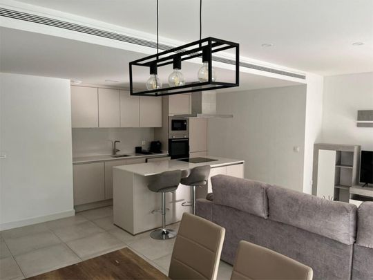 Piso de alquiler en Calle Camino del Reloj, 21, La Concha - Resina Golf - Photo 1