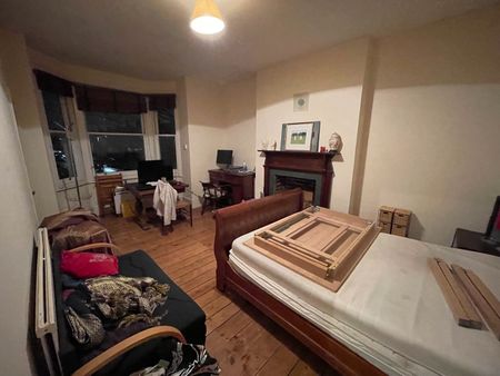 1 Bed Flat, Allfarthing Lane, SW18 - Photo 3