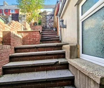 3 bedroom terraced house to rent - Photo 6