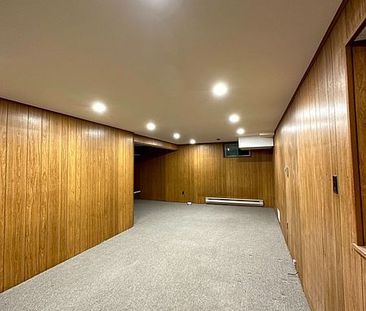 For Lease - 10 Harringay basement Crescent, Toronto, Ontario - Photo 6