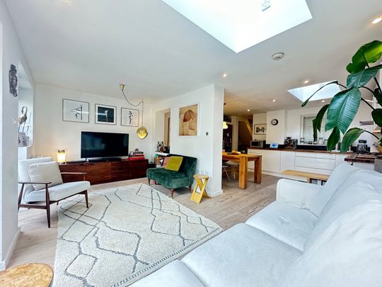 2 Bed Flat, Derwent Grove, SE22 - Photo 1