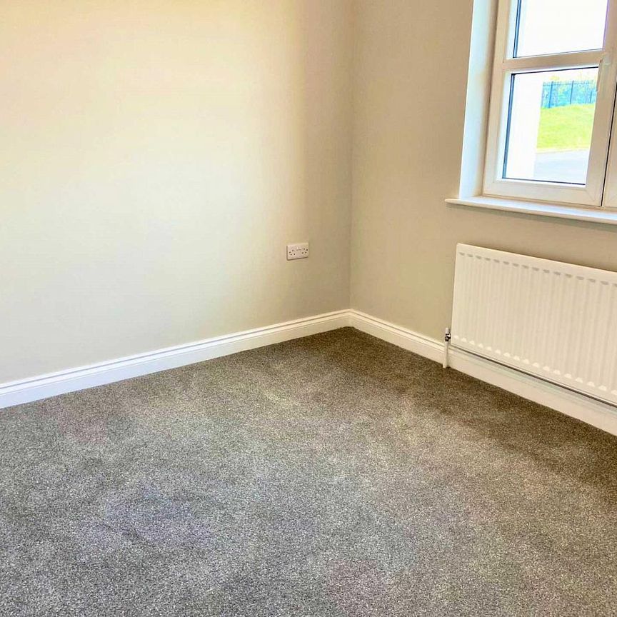 Apt 3 22 Highgrove Meadows Ballygomartin Road, Belfast, BT13 3FX - Photo 1