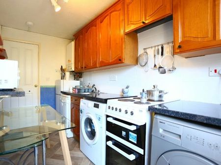 Bishops Park, Mid Calder, EH53, West Lothian - Photo 3