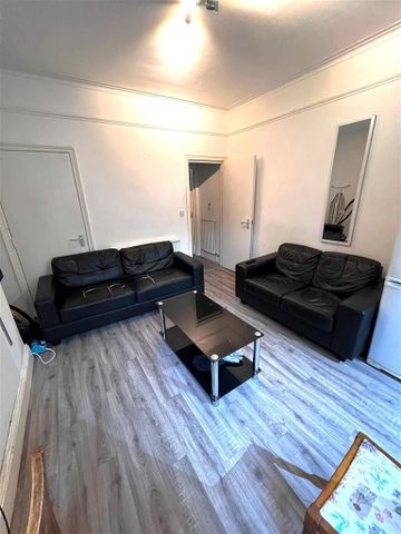 4 bedroom house share to rent - Photo 2