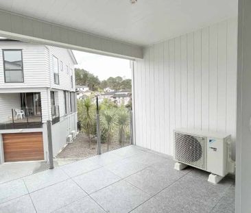 Sleek Townhouse - Albany - Photo 4