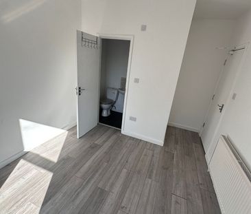 6 Bed Terraced House, Tennyson Road, LU1 - Photo 2
