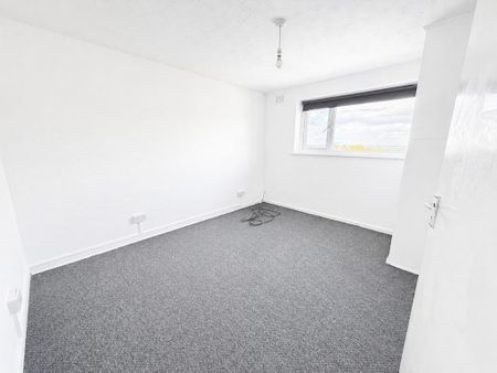 3 bedroom apartment to rent - Photo 2