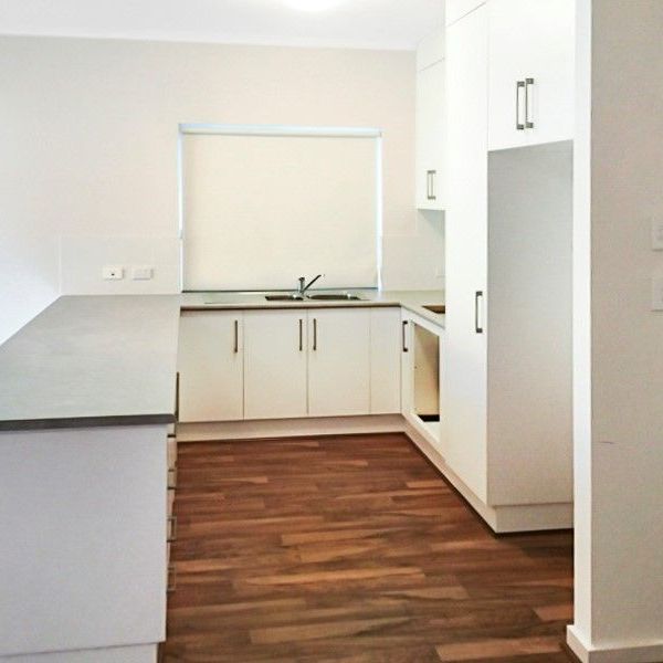 Modern Courtyard Home Close to Amenities - Photo 1