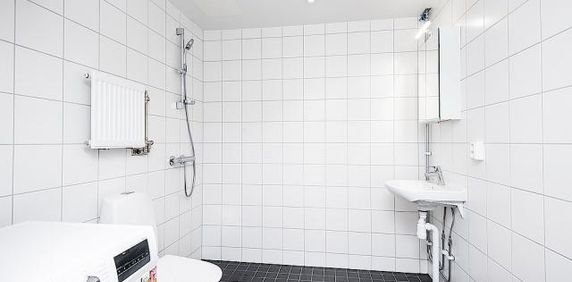 Lägenet 2 rum om 49kvm bästa läget Kansligränd Huddinge - Photo 2