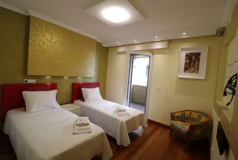 4 QUARTOS | ESTRADA MONUMENTAL | FUNCHAL