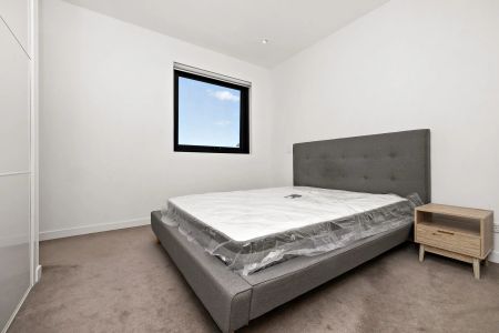 Fully Furnished One-Bedroom Apartment with Stunning Hills Views. - Photo 3