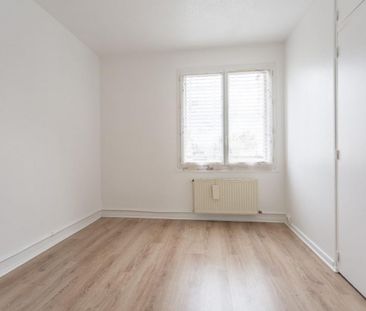 Location Appartement 4 pièces 62m² STE GENEVIEVE DES BOIS 91700 - Photo 4