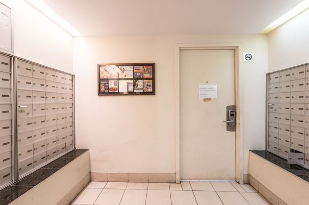 1975 Maisonneuve Blvd West - Photo 1