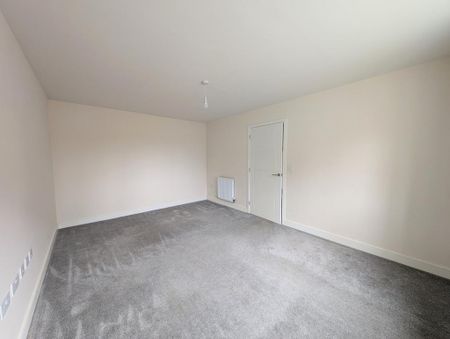 4 bedroom detached house to rent - Photo 3