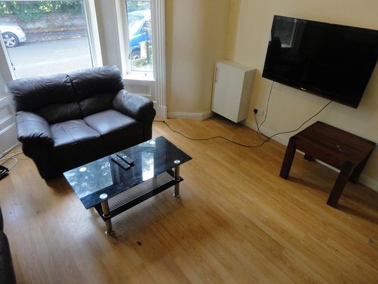 8 bedroom semi-detached house to rent - Photo 1