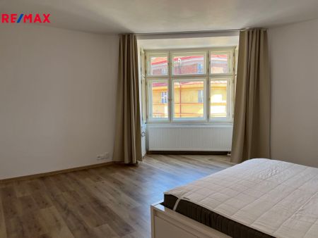 Pronájem bytu 2+kk v osobním vlastnictví 52 m², Praha 3 - Vinohrady - Photo 3