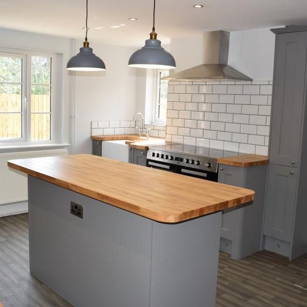 School Lane, Appleby, DN15 - Photo 1