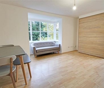 Studio to rent - Photo 3