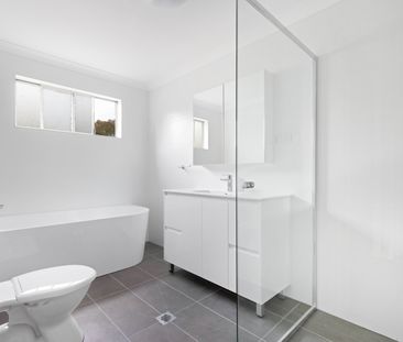 4/6 Short Street, Thornleigh NSW 2120 - House For Rent | Domain - Photo 6